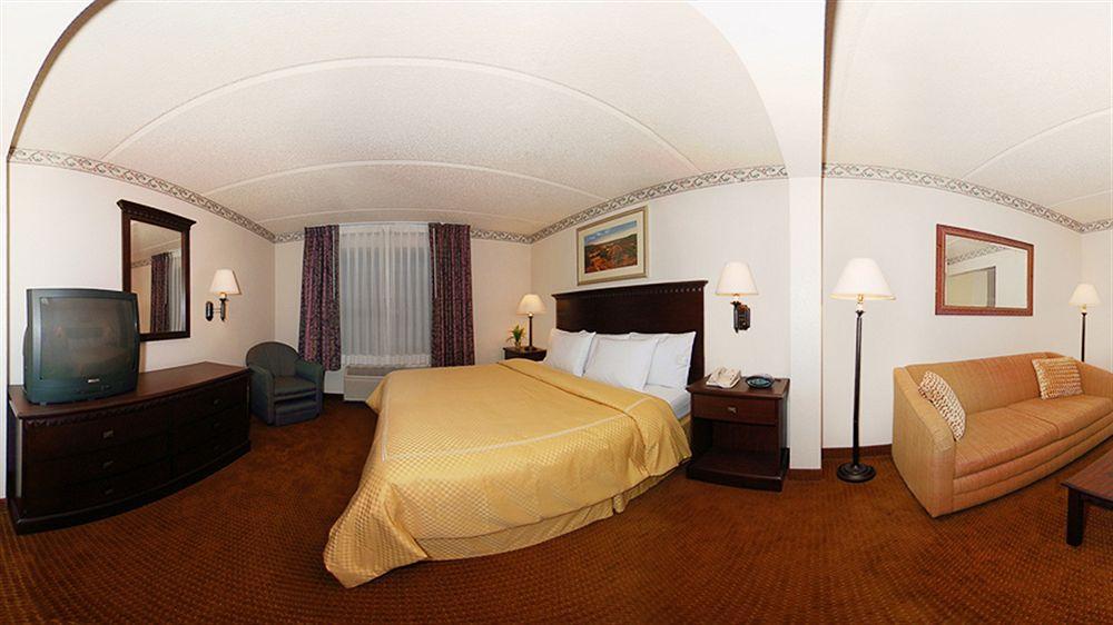 Comfort Suites Austin Airport Esterno foto