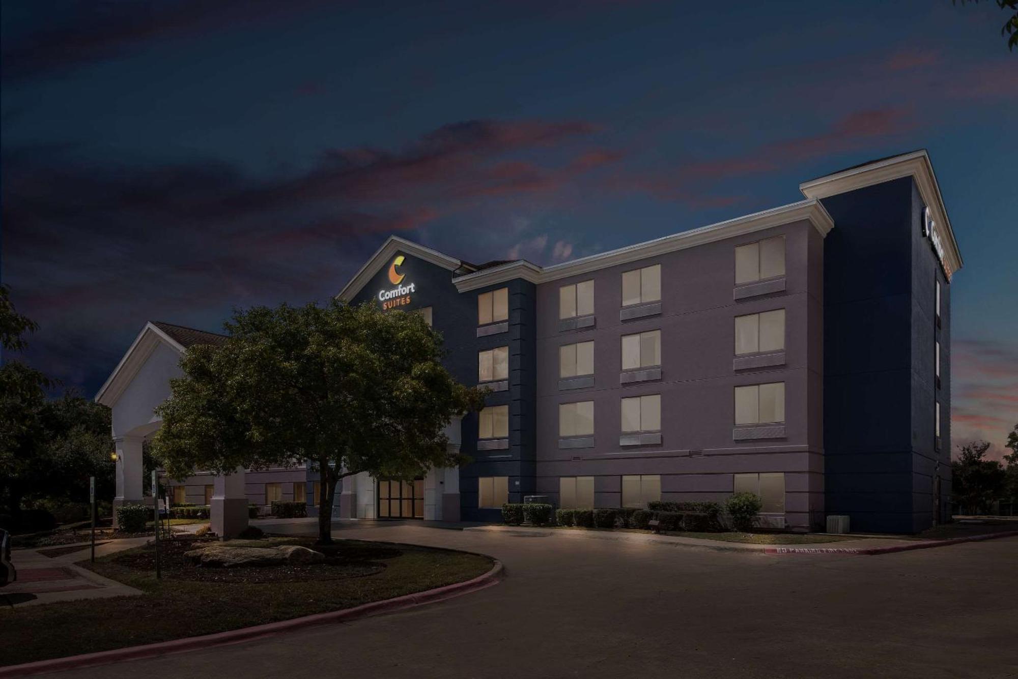 Comfort Suites Austin Airport Esterno foto