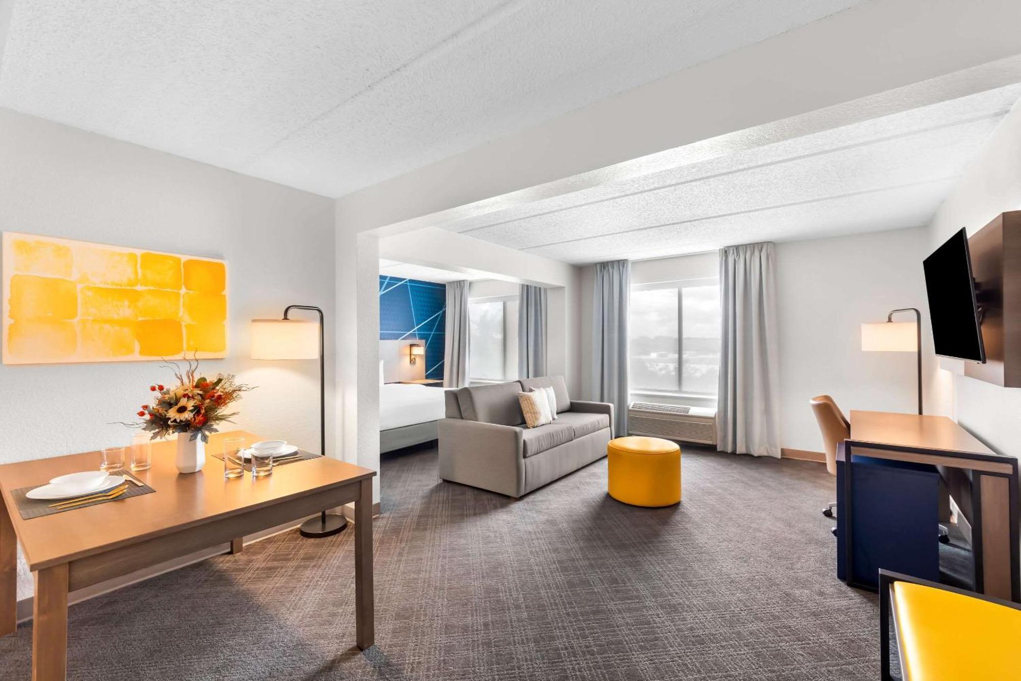 Comfort Suites Austin Airport Esterno foto